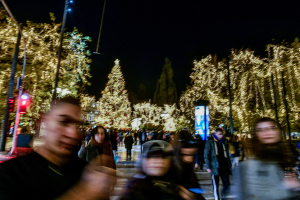 Εορταστικό ωράριο: Ανοιχτά για τρεις Κυριακές καταστήματα και σούπερ μάρκετ