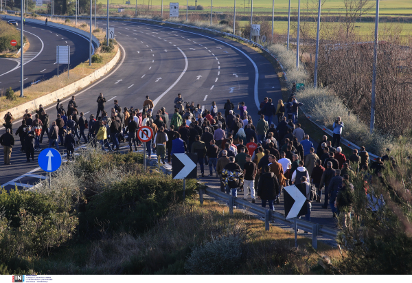 Η κυβέρνηση απαντά στους αγρότες με απολογισμό, «το κλείσιμο δρόμων δεν βοηθά»