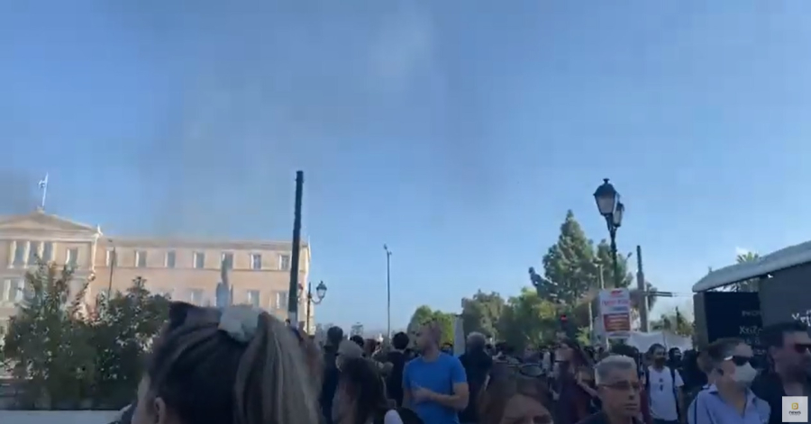 Απεργία: Επεισόδια στο Σύνταγμα, ζημιές σε καταστήματα