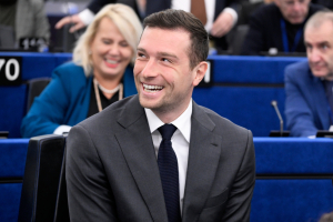 Νέα δημοσκόπηση στη Γαλλία: Ο ακροδεξιός Μπαρντελά θα κέρδισει τις προεδρικές εκλογές