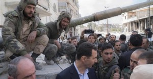 Ο Άσαντ επισκέφτηκε τις γραμμές του συριακού στρατού στην Ανατολική Γούτα