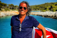 Το «αντίο» του Ηλία Ψινάκη στη Ματούλα του Κολωνακίου