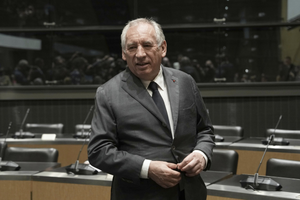 Γαλλία: Στο νοσοκομείο ο Φρανσουά Μπαϊρού, λόγω «σοβαρής περίπτωσης γρίπης»