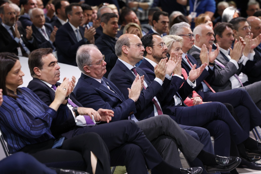 Γιατί ο Χατζηδάκης δηλώνει «πάνω από το πτώμα μου»- Αιχμές «Βηματοδότη» για «Πρώτο Θέμα»