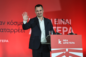 Χαρίτσης: Η συνταγματική αναθεώρηση δεν μπορεί να γίνεται από μια κυβέρνηση που υπονομεύει τους θεσμούς