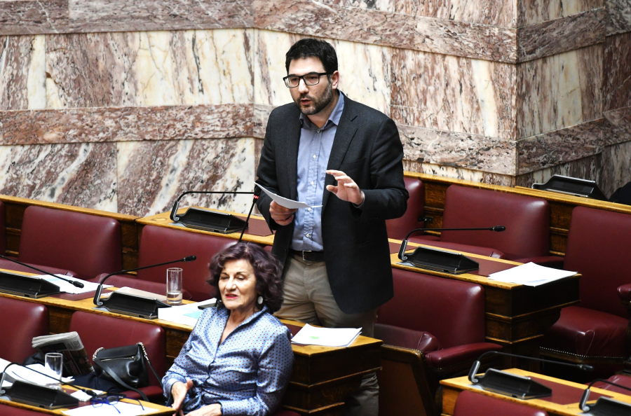 Η Νέα Αριστερά «συντροφεύει» τον Μπακογιάννη στο κατευόδιο από Δήμο Αθηναίων