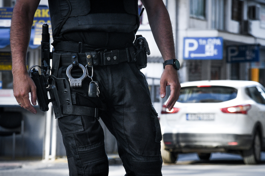 Συνελήφθη ο άνδρας που ταμπουρώθηκε σε διαμέρισμα στον Χολαργό