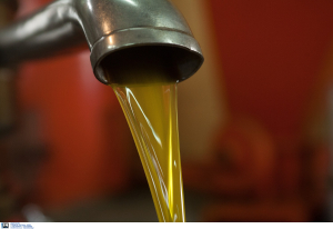 Κι όμως: Έβαλαν... αντικλεπτικό στο ελαιόλαδο σε σούπερ μάρκετ της Αθήνας