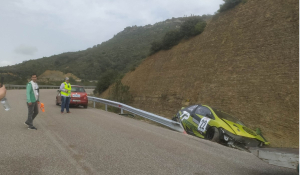 Σοκαριστικό ατύχημα στην Α' Ανάβαση Αγρινίου: Αγωνιστικό βγήκε εκτός πίστας (βίντεο)