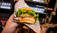 Τέσσερις λόγοι που θα σε ψήσουν να πας στο Athens Street Food Festival στο Γκάζι