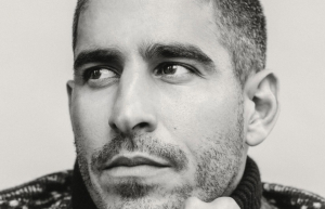 Αποφυλακίστηκε δημοσιογράφος που κρατούνταν στο Κουβέιτ επειδή κάλυπτε τον πόλεμο στη Μέση Ανατολή