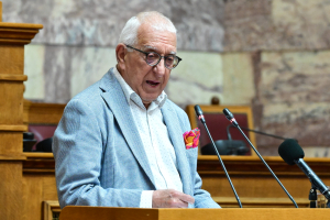 Κακλαμάνης κατά Ανδρουλακη για τις επιστολικές ψήφους