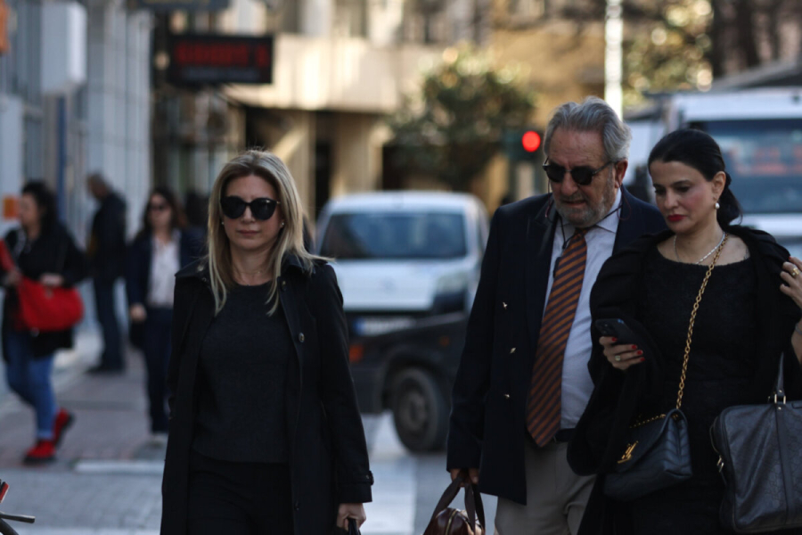 Τέμπη: Καρυστιανού και Ασλανίδης κατέθεσαν μήνυση σε βάρος του εφέτη ανακριτή Μπακαΐμη