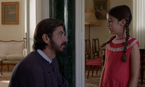 «Άγιος Έρωτας»: Ο πατήρ Νικόλαος συναντά τη μικρή Ελευθερία