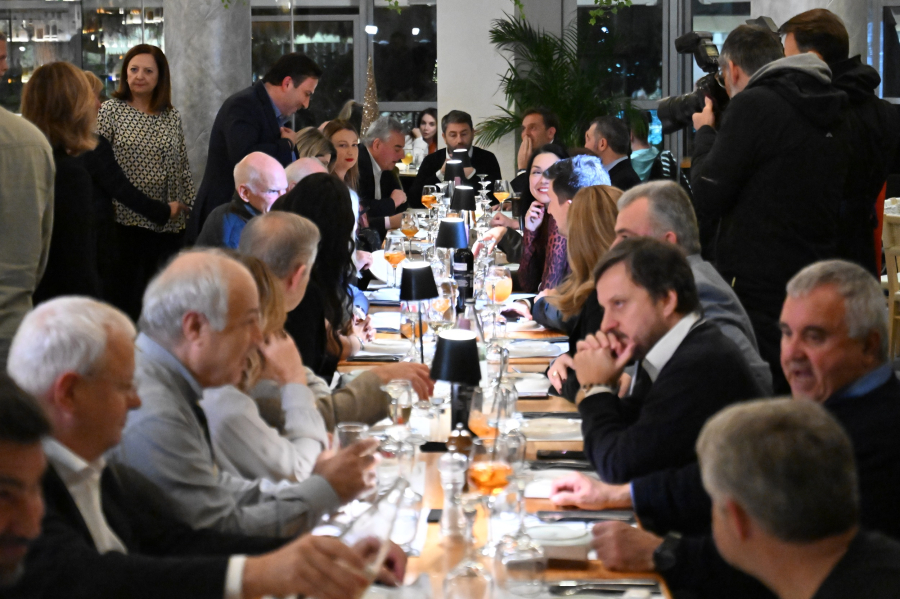 Το δείπνο Ανδρουλάκη στους βουλευτές του ΠΑΣΟΚ - Δείτε εικόνες 