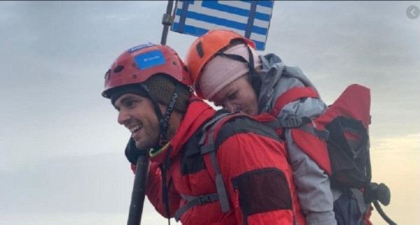 «Ήθελα πολύ να δω τον κόσμο από εκεί πάνω» - Η 22χρονη Ελευθερία μιλά για την κατάκτηση της κορυφής του Ολύμπου