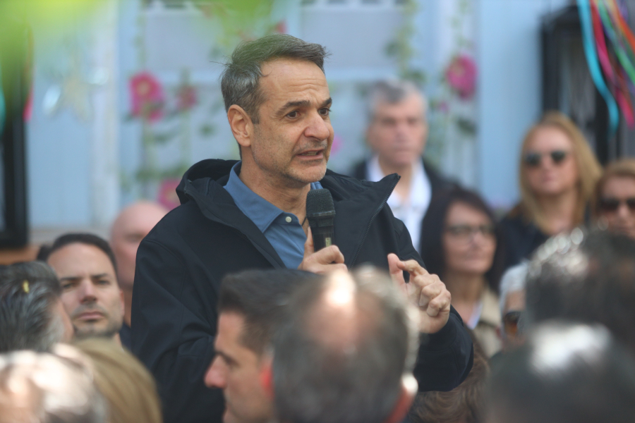 Τα μηνύματα στο δεξιό ακροατήριο και η κρίσιμη μάχη για τις τιμές το Πάσχα