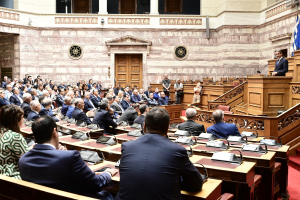 Η κυβέρνηση αντιμέτωπη με τη... «δεδηλωμένη» - Θυσιάζουν τον Αυγενάκη, «σώζεται» ο Βορίδης