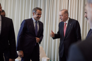 Τετ α τετ Μητσοτάκη - Ερντογάν στη Χάγη: «Η χώρα μας δεν ετεροπροσδιορίζεται»
