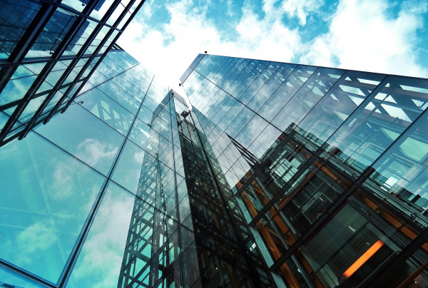 Στους ΚΑΔ των μέτρων στήριξης οι ασφαλιστές