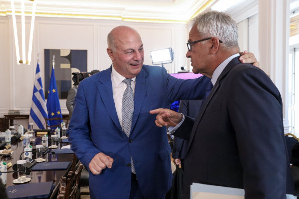 Έντονοι διάλογοι Τσιάρα, Βορίδη, βουλευτών: Από τα «μαξιμαλιστικά αιτήματα», στο «όλοι οι δικοί μας είναι στα μπλόκα»