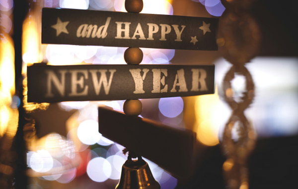 Τι συμβολίζουν τα γούρια της Πρωτοχρονιάς