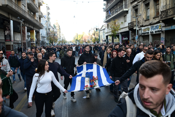 Πόσο θα συνεχίζεται η ιδιοποίηση της ματωμένης σημαίας του Πολυτεχνείου;
