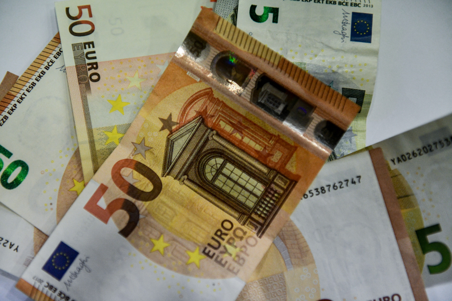 Επίδομα 534 ευρώ στον κλάδο της γουνοποιίας για τον Σεπτέμβριο