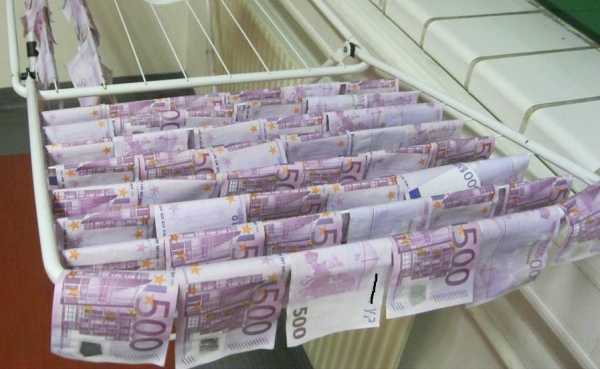 Την κατάργηση των χαρτονομισμάτων των 500 ευρω ζητά ο επικεφαλής της Υπηρεσίας Ενάντια στη Διαφθορά