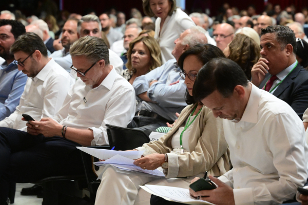 Κόντρα κορυφής στο ΠΑΣΟΚ: Δούκας VS Ανδρουλάκη - Παρέμβαση Γερουλάνου