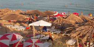 Δημοπρατήθηκαν σήμερα επτά δημοτικά αναψυκτήρια σε παραλίες των Χανίων
