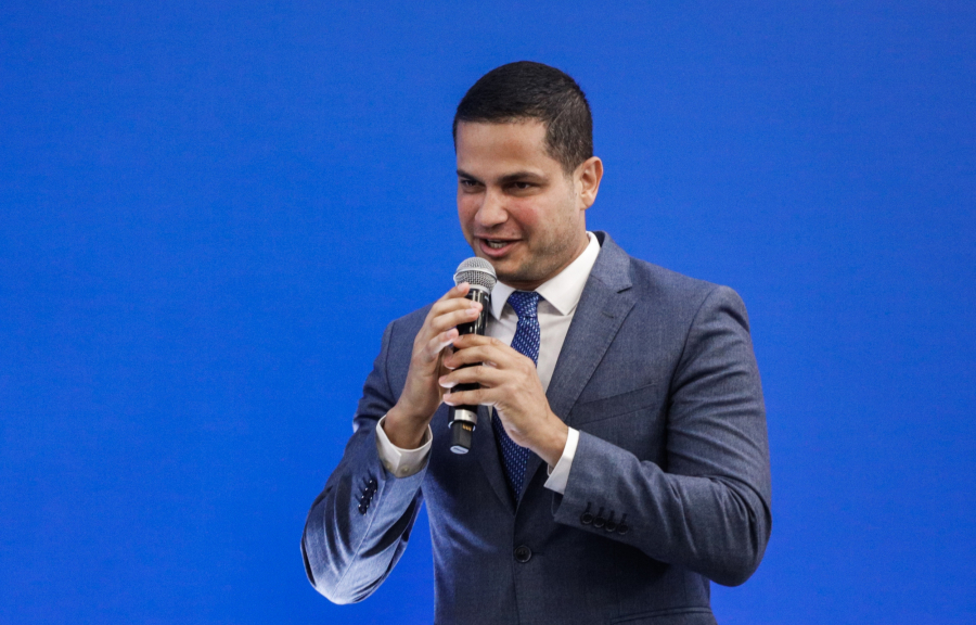 Ο καημός του Καρανικόλα και οι λεμονόκουπες του κέντρου