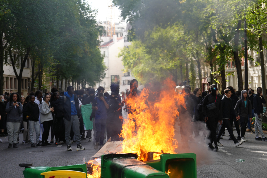 Η Γαλλία «φλέγεται» από τις μαθητικές διαδηλώσεις: Νέες βίαιες συγκρούσεις, 564 σχολεία κλειστά (Βίντεο)