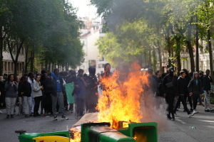 Η Γαλλία «φλέγεται» από τις μαθητικές διαδηλώσεις: Νέες βίαιες συγκρούσεις, 564 σχολεία κλειστά (Βίντεο)