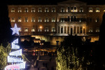 Ανάβει απόψε το Χριστουγεννιάτικο δέντρο στο Σύνταγμα - 3D προβολές στη Βουλή