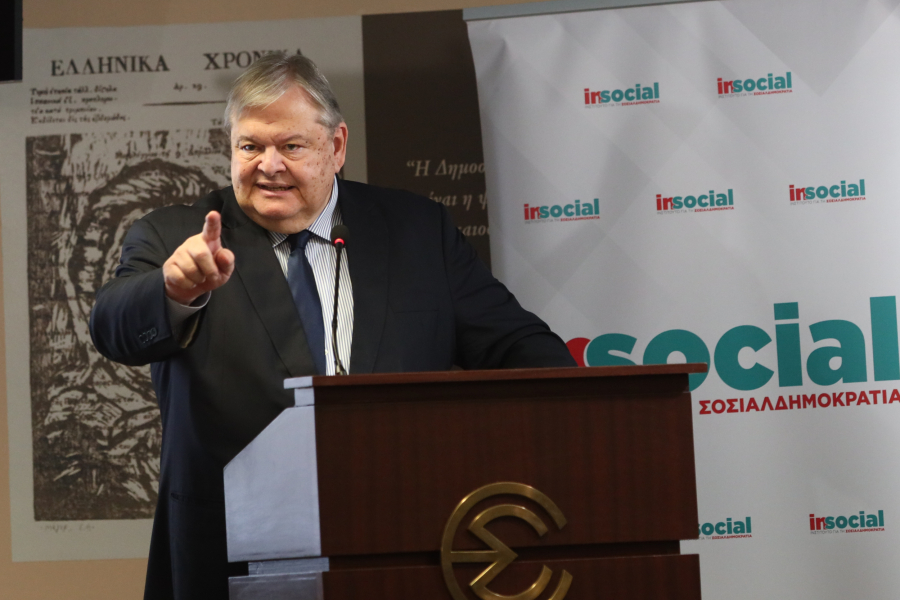 Βενιζέλος: Ζούμε σε ένα περιβάλλον κρίσης αντιπροσώπευσης