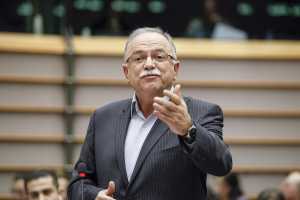 Ο Αβραμόπουλος σε Παπαδημούλη για τη Ευρω-Συνοριοφυλακή 