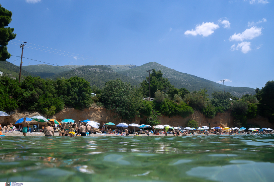 Χαλκιδική: 4χρονος χάθηκε ενώ έπαιζε στη θάλασσα, θυμήθηκε τον δρόμο και γύρισε μόνος τους στους γονείς του