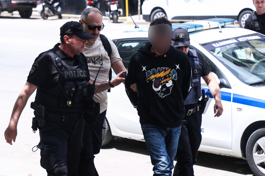 Δολοφονία 67χρονου στη Θεσσαλονίκη: Δίωξη για ανθρωποκτονία με δόλο στον 30χρονο για τον θάνατο του πατέρα του