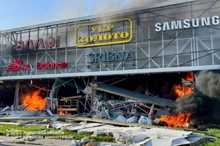 Ουκρανία: Ρωσική επίθεση σε εμπορικό κέντρο στη Ζαπορίζια (Βίντεο)
