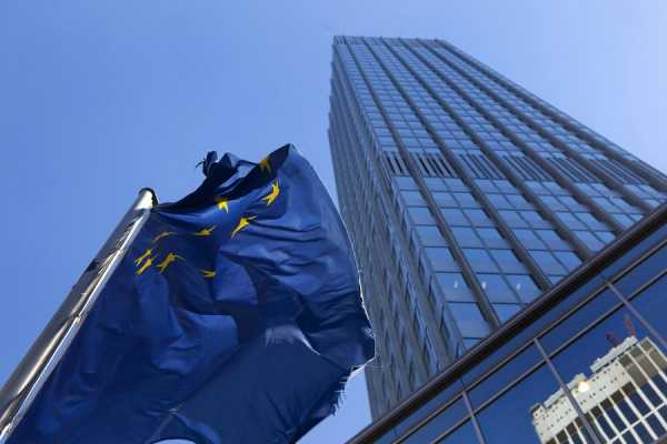 Η ΕΚΤ «σκέφτεται» σοβαρά την απόσυρση των 500ευρων