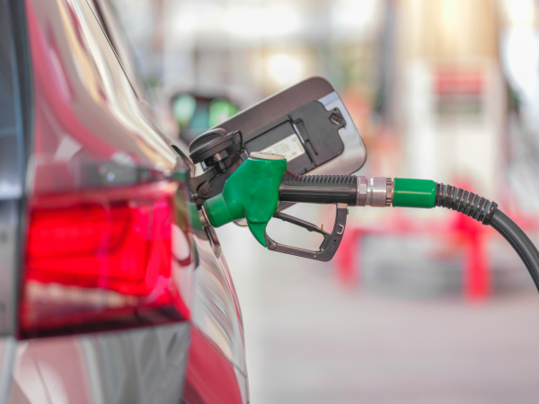 Middle East Conflict Pushes Greek Fuel Prices Above €2.20 a Liter