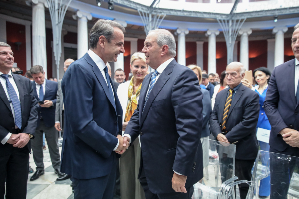 Κόβει κάθε σχέση με Μητσοτάκη ο Καραμανλής - Δεν πάει στο Συνέδριο της ΝΔ!