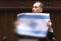 Απίστευτο περιστατικό στη Πολωνία: Ακροδεξιός βουλευτής σήκωσε σημαία του Ισραήλ με σβάστικα (Βίντεο)