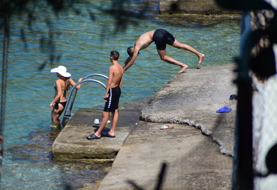 Καύσωνας διαρκείας προ των πυλών: Ποιες περιοχές θα φτάσουν τους 44°C