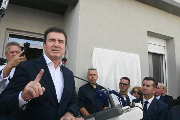 Νέα Αριστερά κατά Χρυσοχοΐδη: Ένας Κασιδιάρης με υπουργική θέση