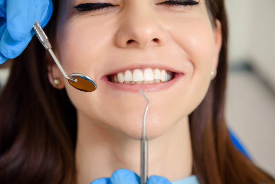 Οδοντικά Εμφυτεύματα: Φυσικό αποτέλεσμα και διάρκεια στο χρόνο