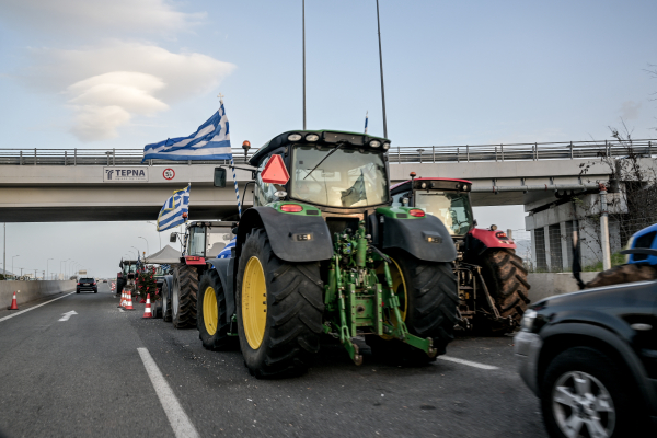 Κυβέρνηση VS Αγρότες: Έφθασε η ώρα της μετωπικής σύγκρουσης με πρόστιμα 350 ευρώ την ημέρα