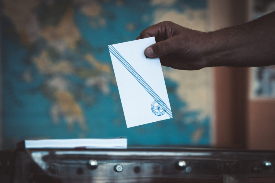 Δημοσκόπηση Alco: Σε «ελεύθερη πτώση» η κυβέρνηση - 24% ΝΔ, 11,5% ΠΑΣΟΚ