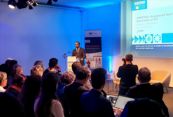 Μοναδική ελληνική εκπροσώπηση στο κορυφαίο Forum της Ευρωπαϊκής Επιτροπής για την απασχόληση